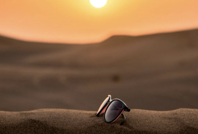 Mi történik a kárpitoddal nyáron? Hőség, izzadság, UV – és amit tehetsz ellene